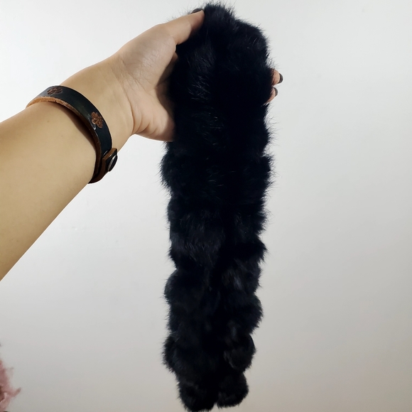 Pom Pom black Women's winter scarf - Picture 5 of 7